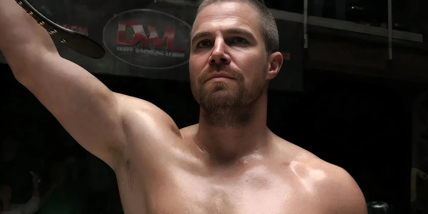 Stephen Amell celebra la victoria en Heels