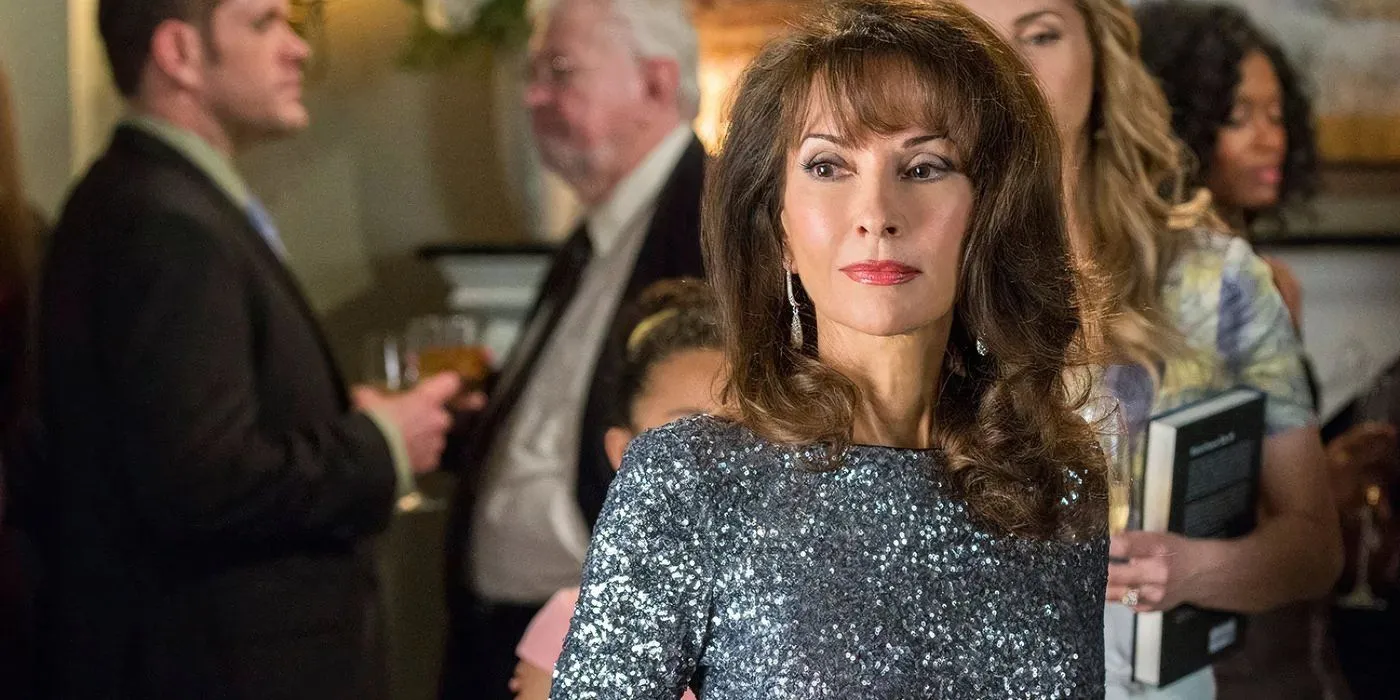 Susan Lucci nel ruolo di Genevieve Delatour in Devious Maids