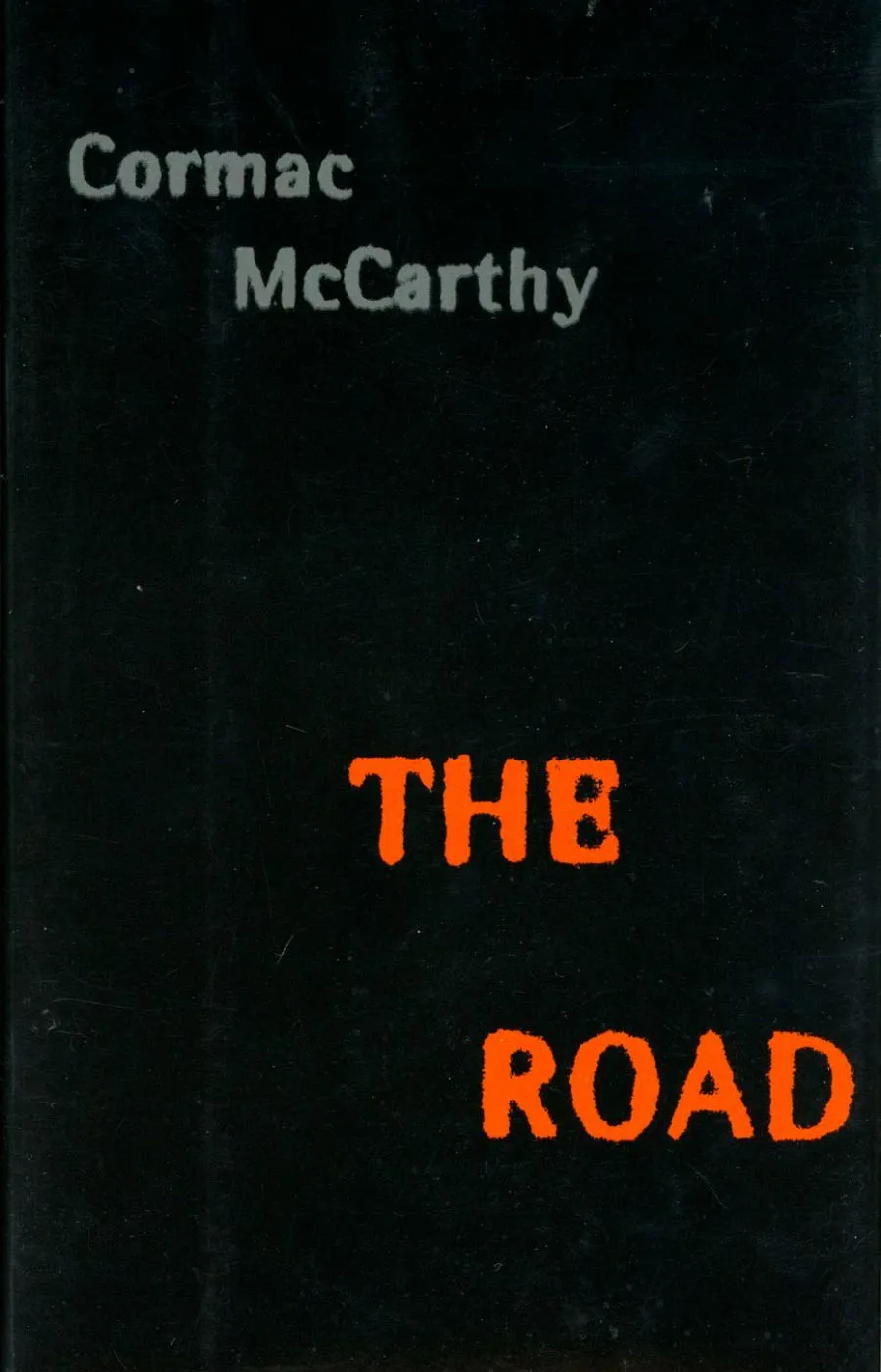 La portada de The Road de Cormac McCarthy.