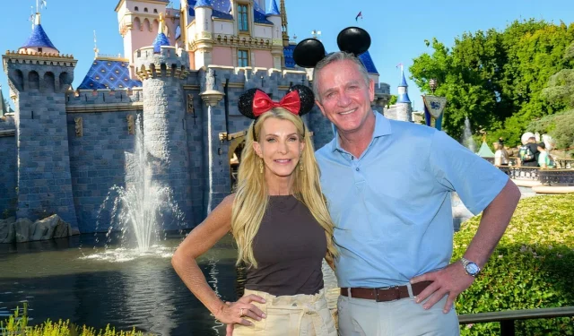 The Golden Bachelorette : Joan Vassos et Chock Chapple recréent leur histoire d’amour à Disneyland