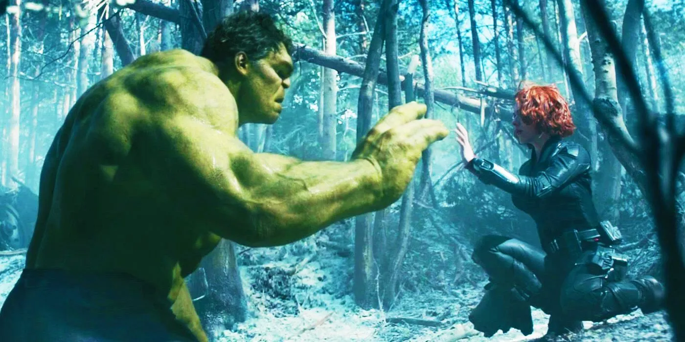 Der Hulk und Natasha Romanoff in Avengers: Age of Ultron