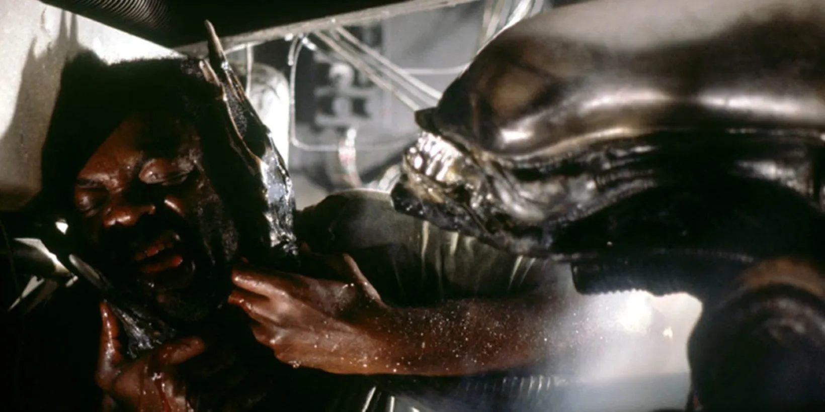 Lo xenomorfo uccide Parker in Alien