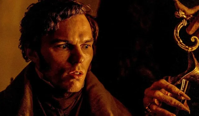 Nicholas Hoult, Nosferatu 감독으로부터 촬영 후 X등급 선물 공유