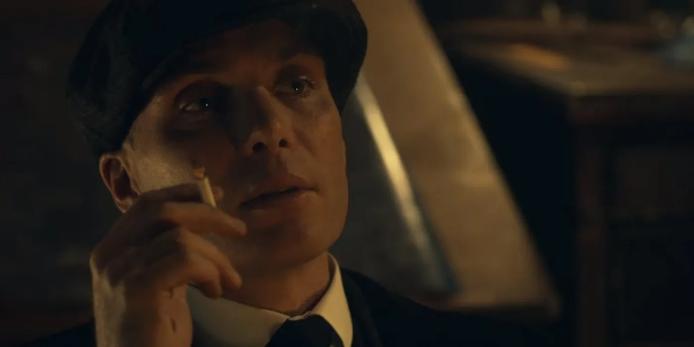 Tommy Shelby fumando