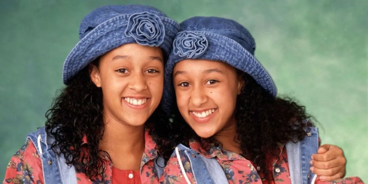 Tia e Tamera Mowrey em uma foto promocional para Sister, Sister