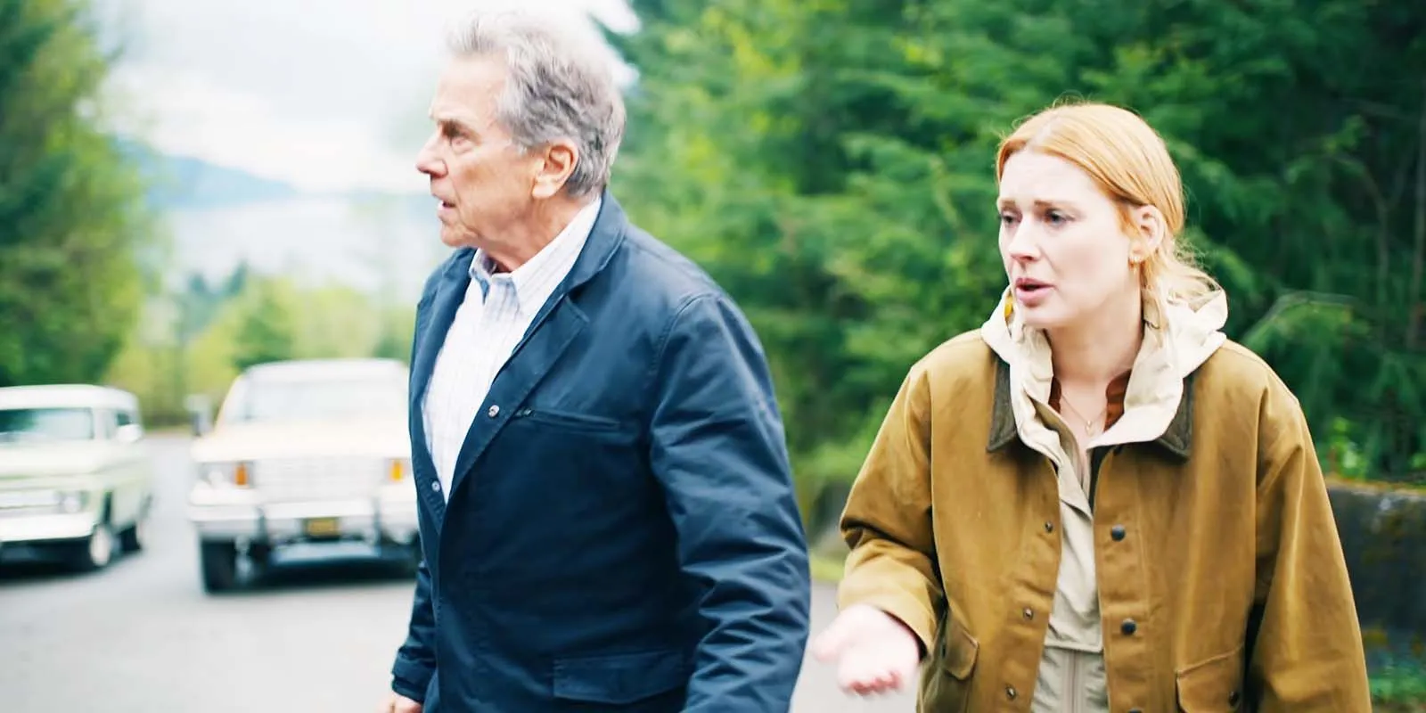 Tim Matheson dans le rôle de Doc Vernon Mullins et Alexandra Breckenridge dans le rôle de Mel dans Virgin River saison 6, épisode 7