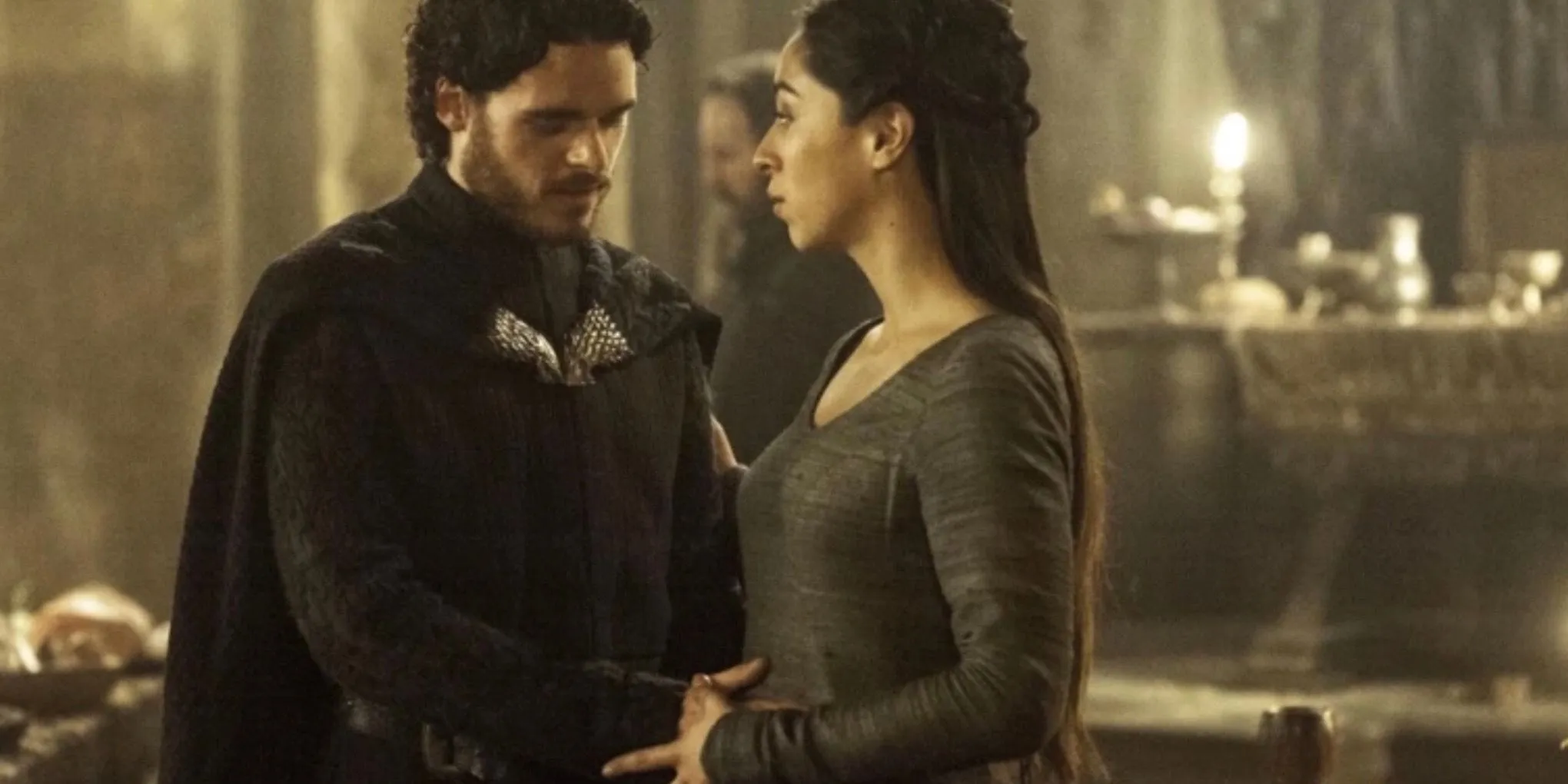 Robb y Talisa Stark se unen por su embarazo en The Rains of Catamere