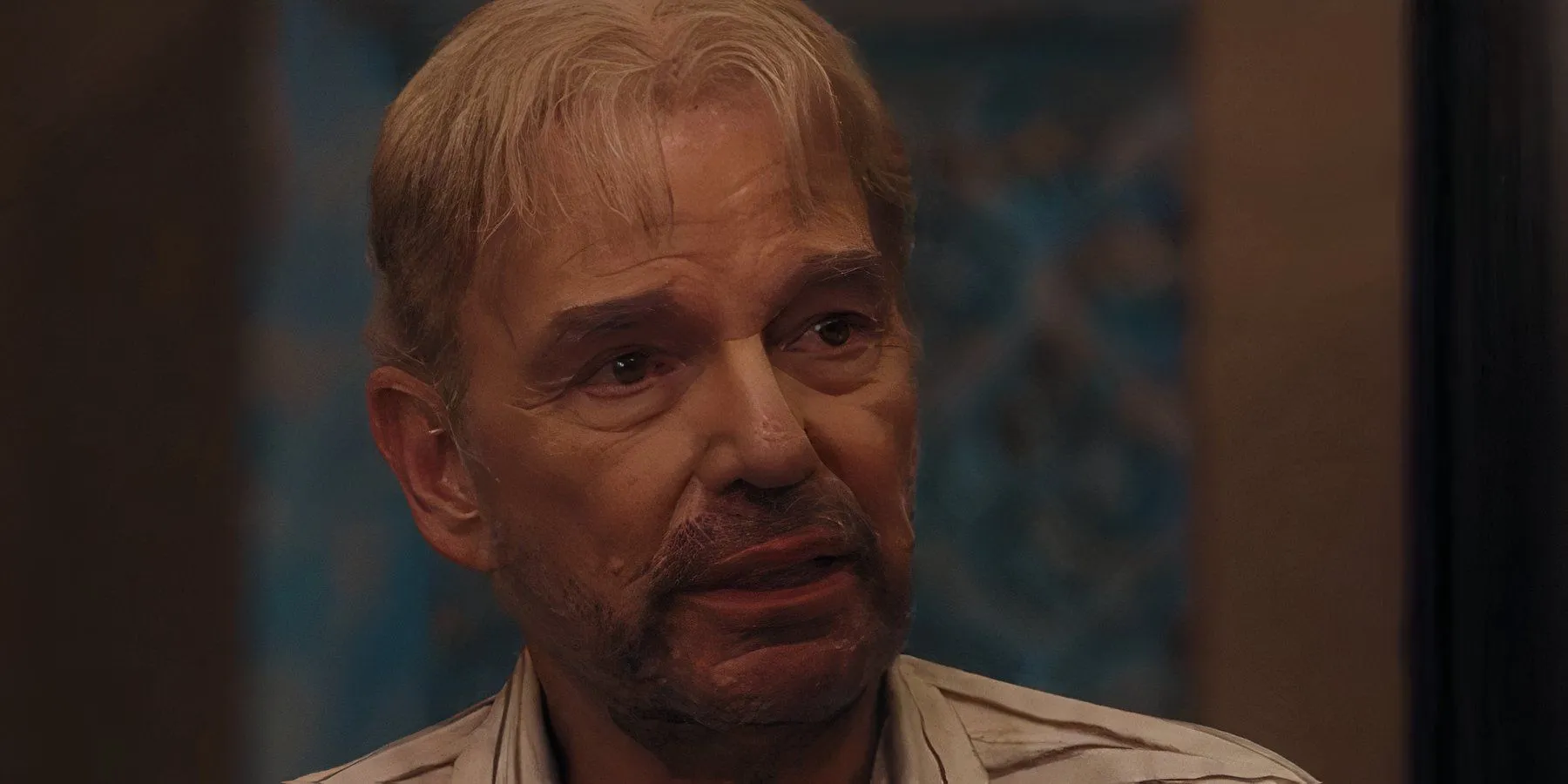 Billy Bob Thornton como Tommy parecendo preocupado em Landman