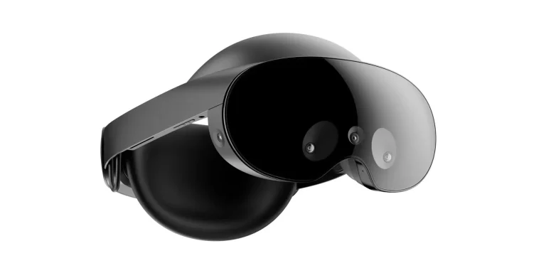 Meta Halts Sales of Quest Pro Virtual Reality Headset