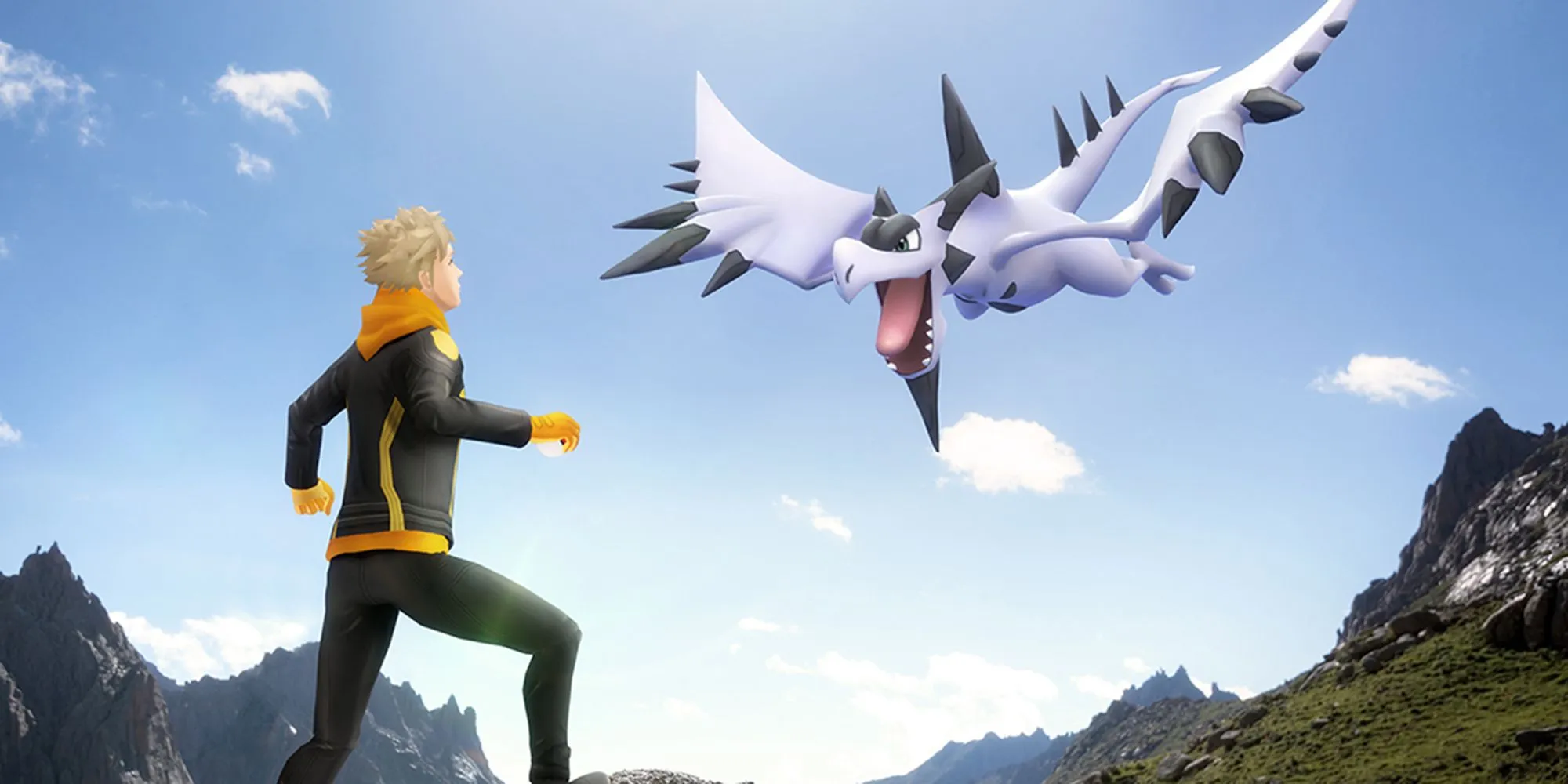 Ein Trainer beobachtet, wie Mega-Aerodactyl in Pokemon GO durch den Himmel fliegt