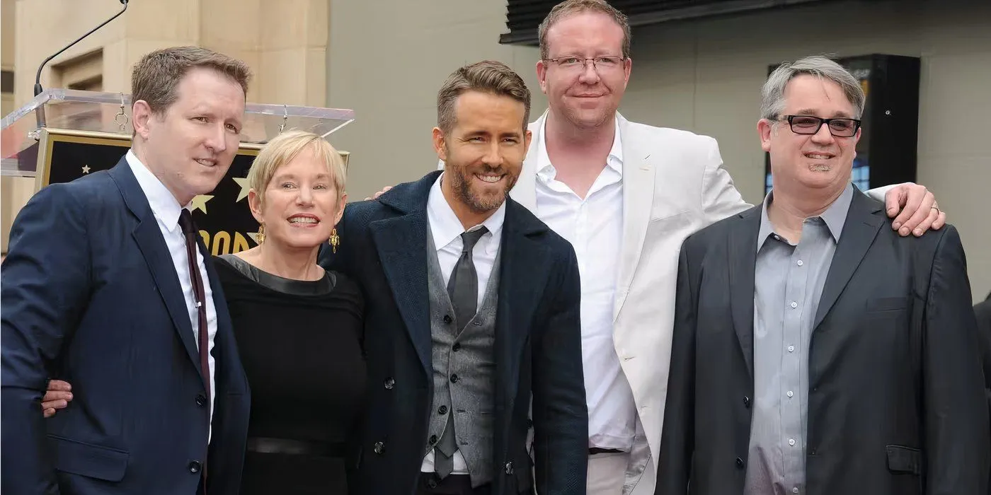 Ryan Reynolds con sus hermanos y su madre.