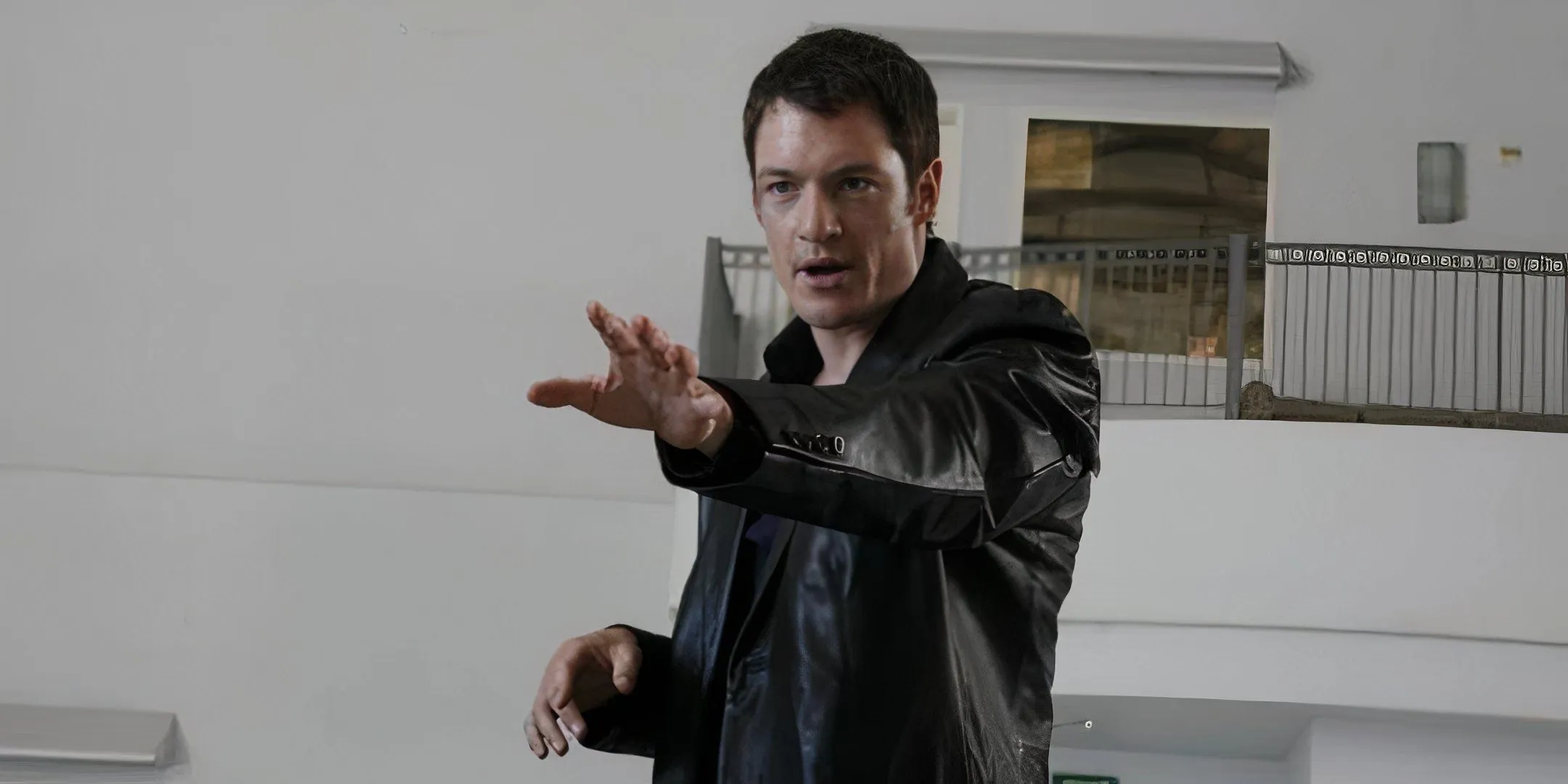 Tahmoh Penikett w Domku dla lalek