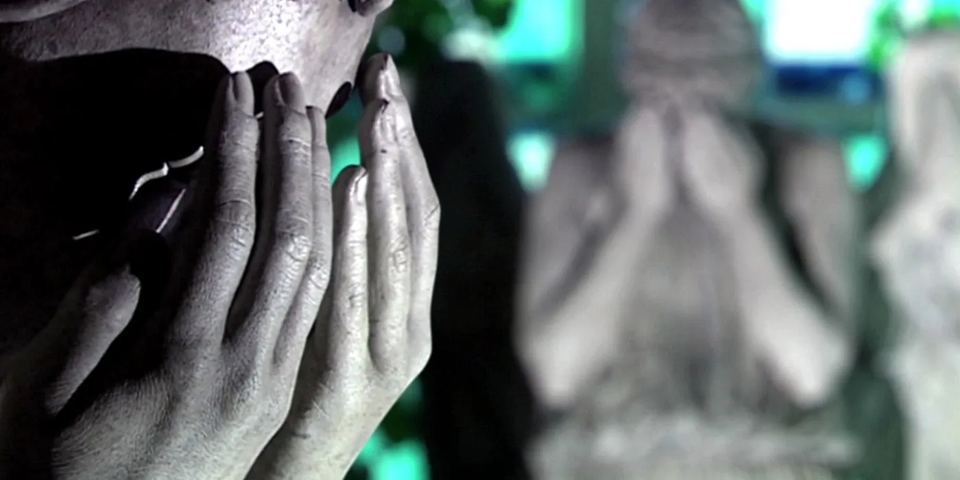 Weeping Angels covering their eyes in Doctor Who's Blink episode