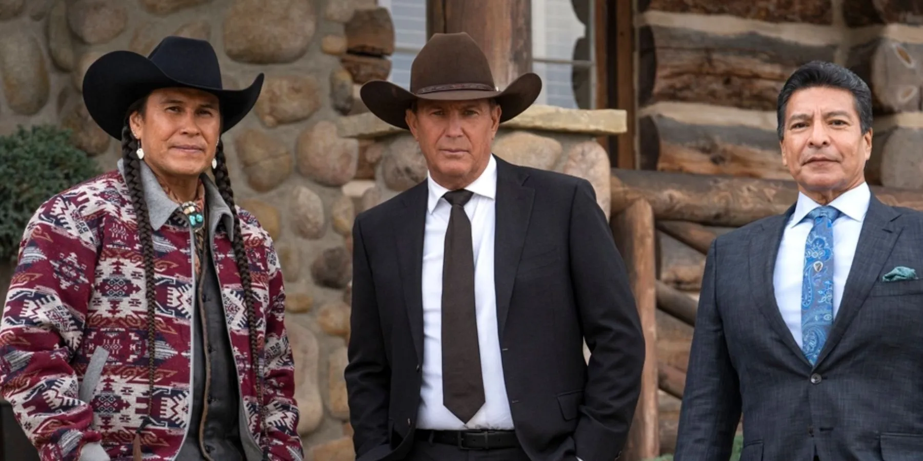 O elenco de Yellowstone inclui Mo Brings Plenty, Kevin Costner e Gil Birmingham.