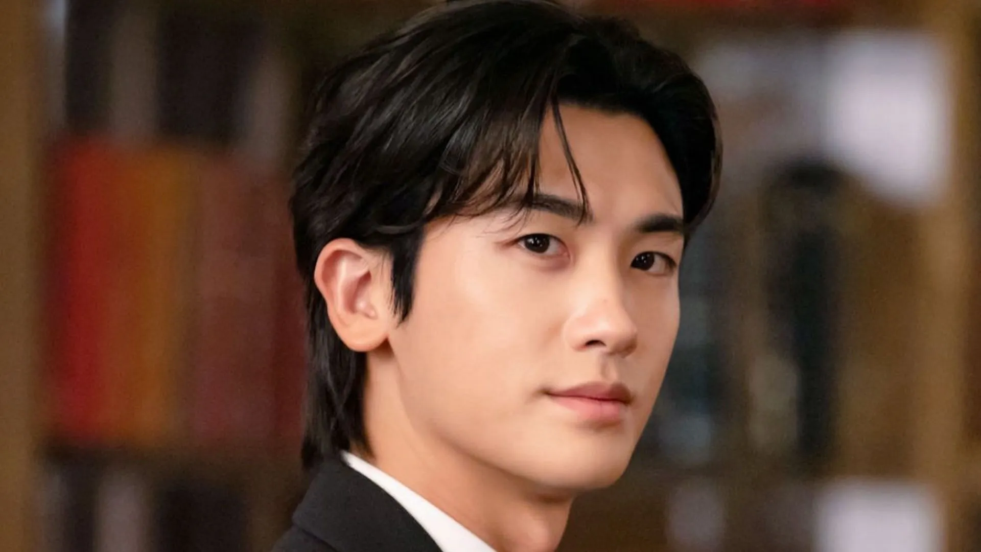Park Hyung-Sik as Seo Dong-ju