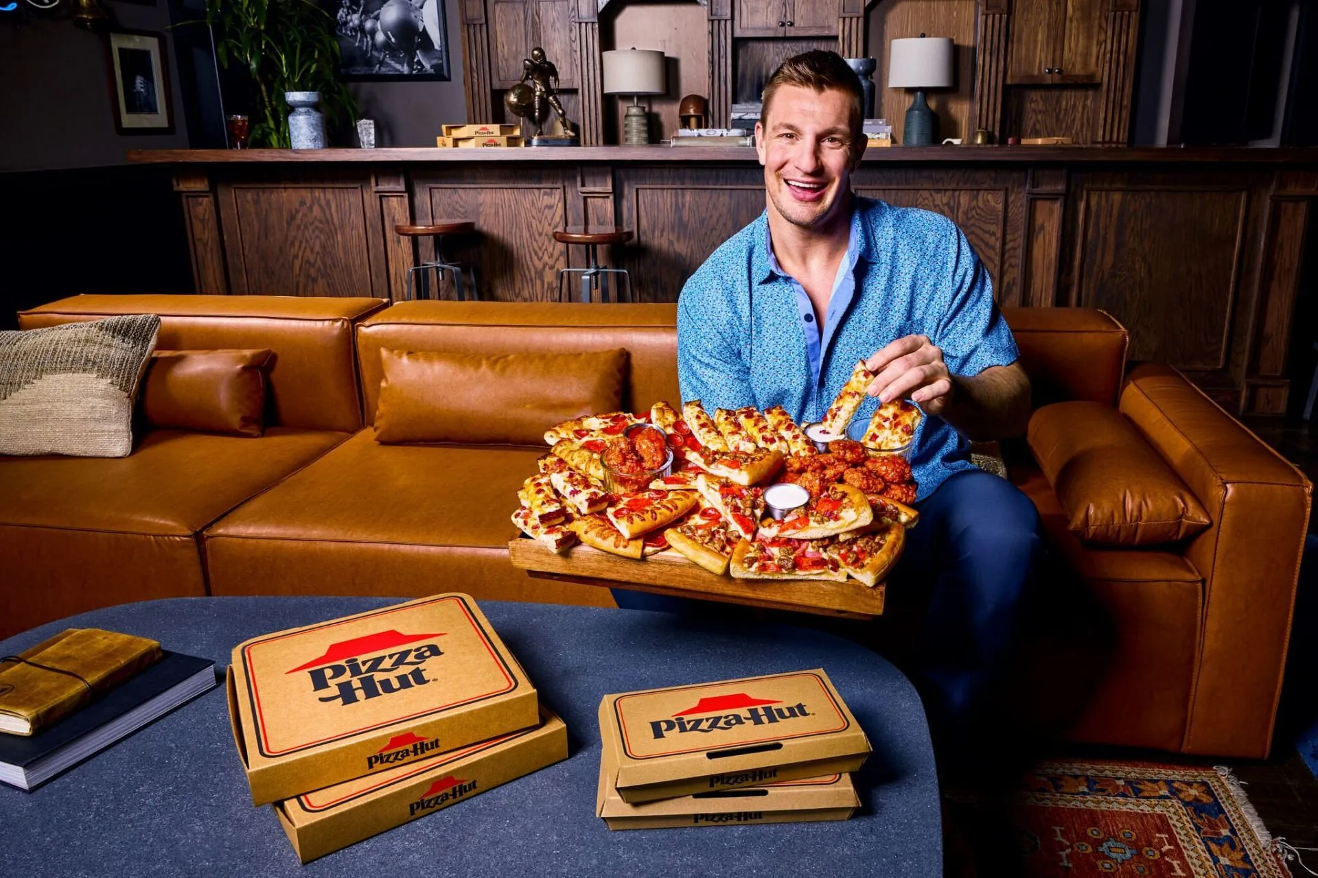 NFL star Gronkowski's take on the Pizza Chacurterie board (Image via blog.pizzahut.com)