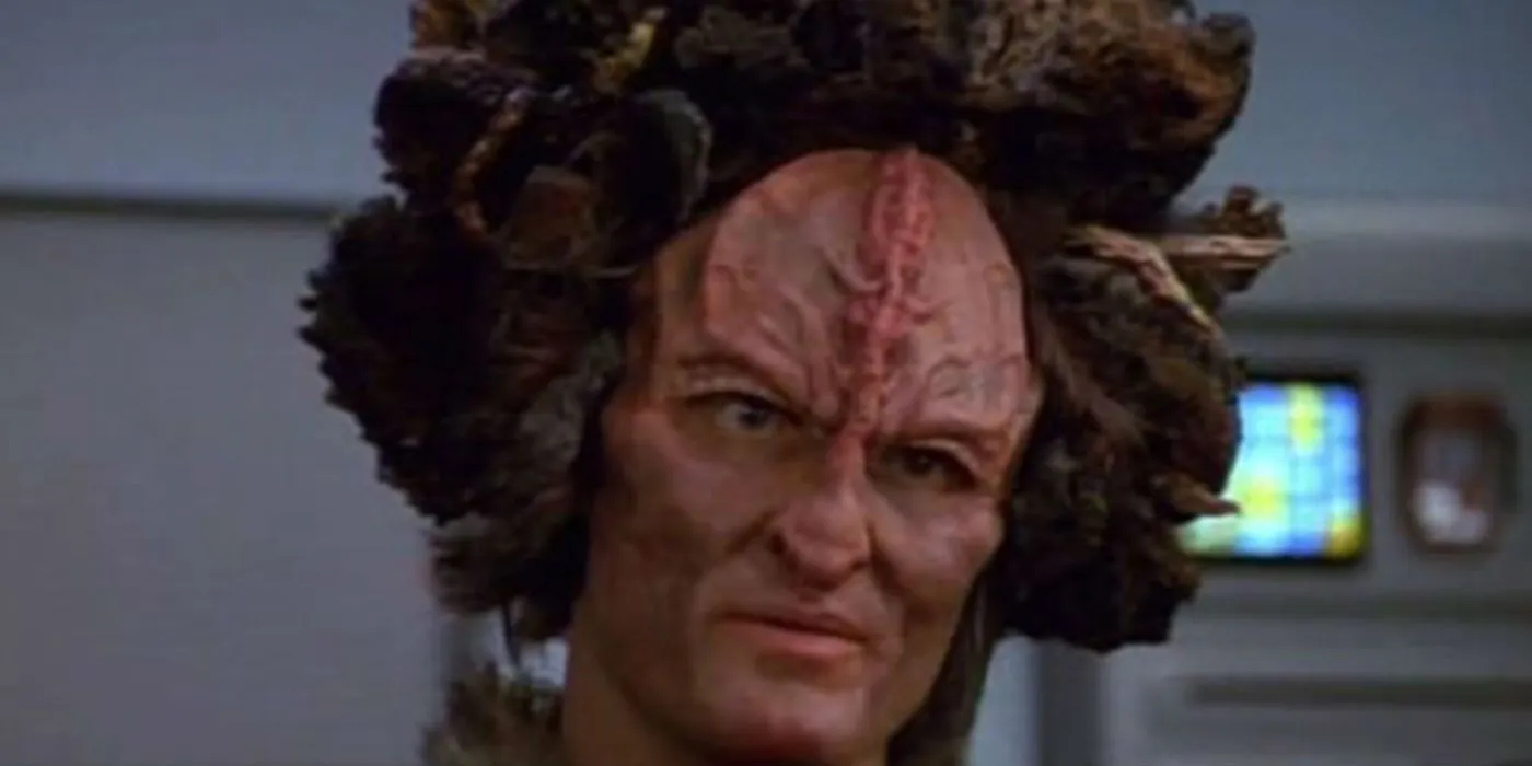 Maje Culluh (Anthony De Longis) stares off-screen in Star Trek: Voyager. Maje Culluh (Anthony De Longis) stares off-screen in Star Trek: Voyager.