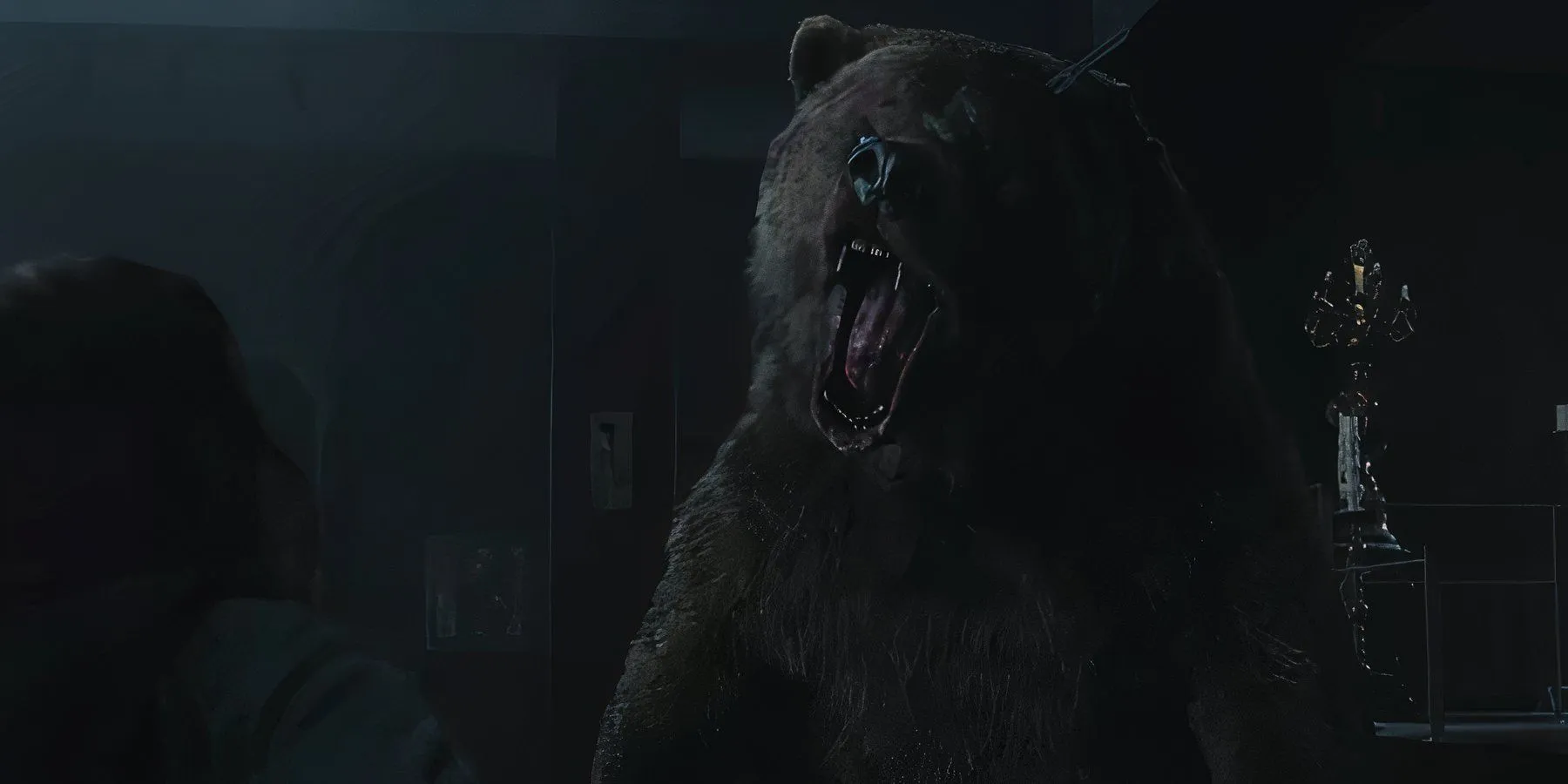 Maggie facing a bear in The Walking Dead: Dead City second season Maggie facing a bear in The Walking Dead: Dead City second season