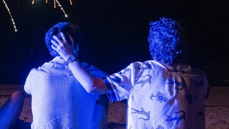 Critics Discuss: The ‘White Lotus’ Bromance and the Trend of Incest in Television