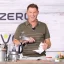 Les 4 livres de cuisine incontournables de Bobby Flay pour le printemps 2025