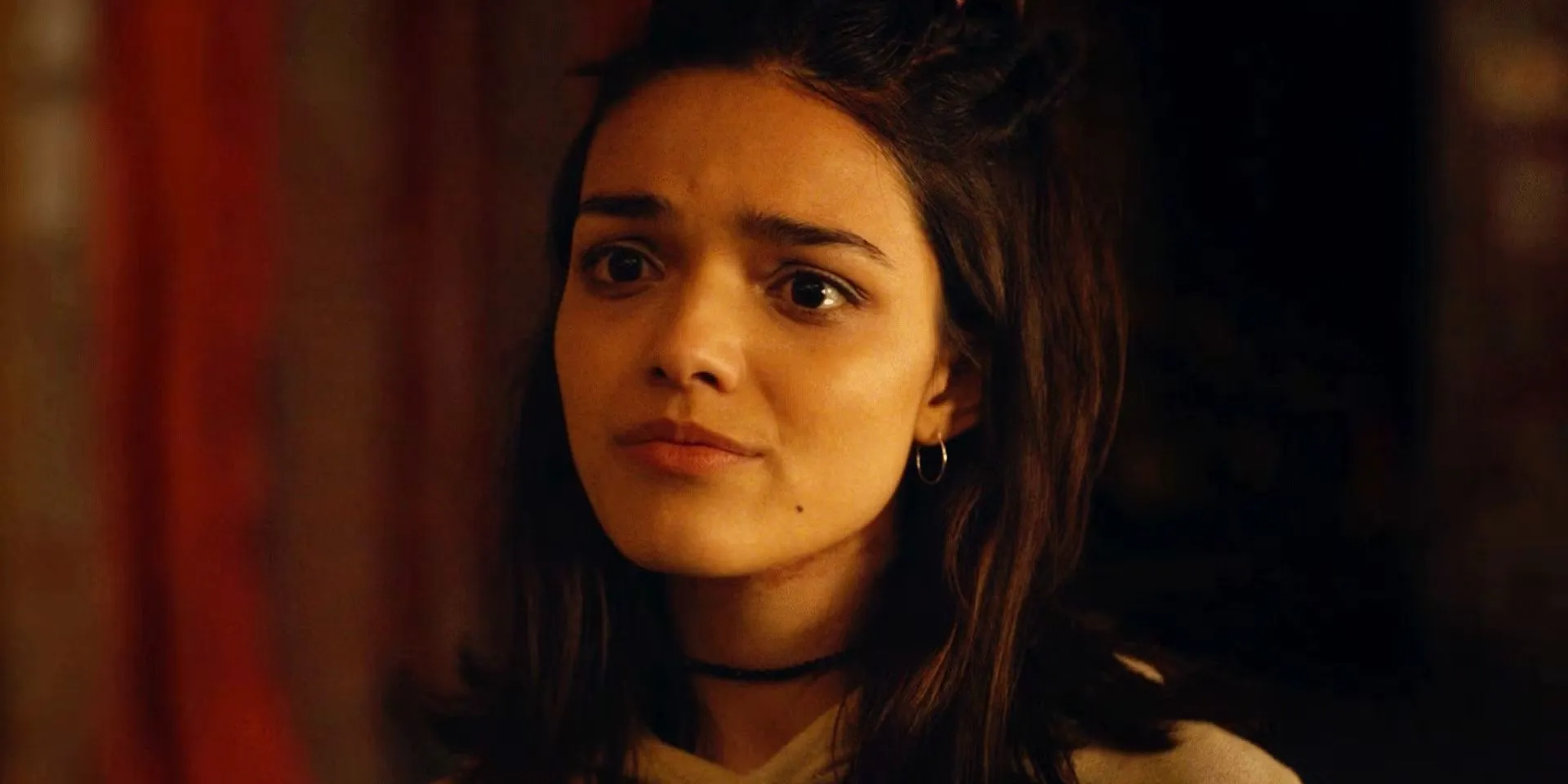 Laura (Rachel Zegler) looking concerned in Y2K