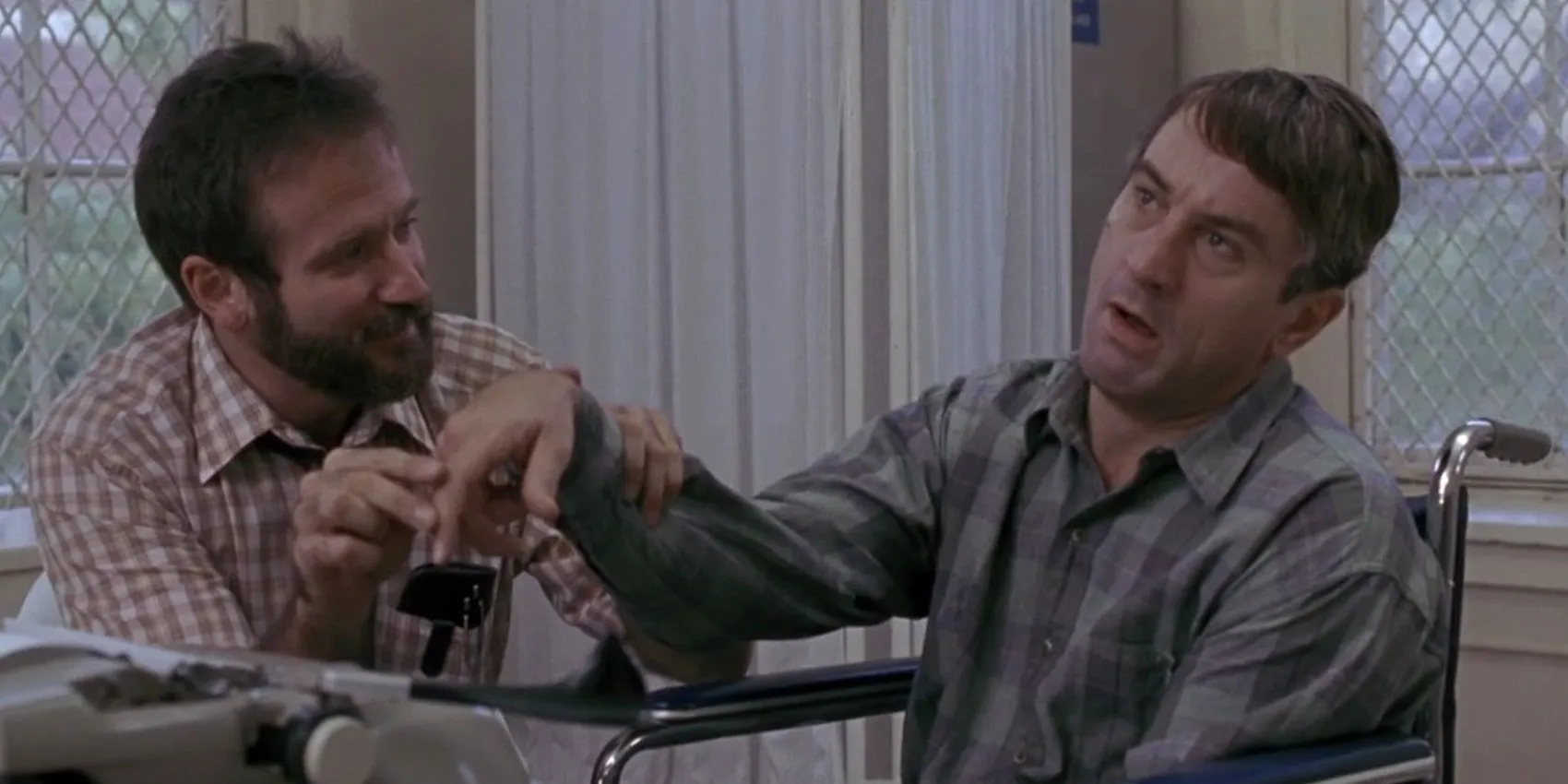 De Niro and Williams in Awakenings De Niro and Williams in Awakenings
