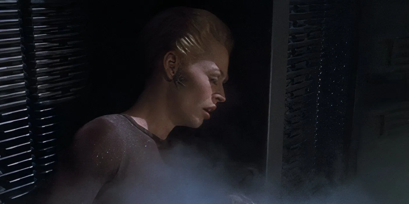 Seven of Nine in distress Seven of Nine in distress