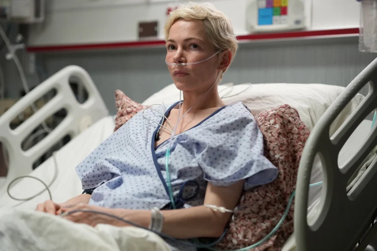 Michelle Williams Discusses ‘Dying for Sex,’ Insights on Molly’s Thoughts for Her Mother, and the “Messed Up” Final Scene in Hospice