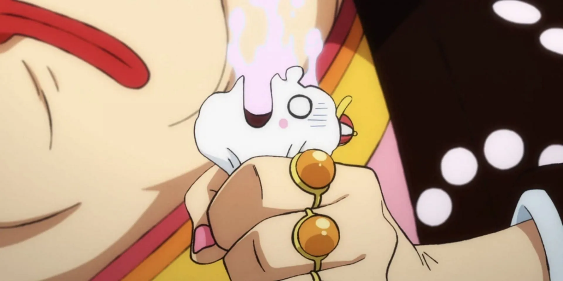 Big Mom extracting Zeus's soul (Image via Toei Animation) Big Mom extracting Zeus's soul (Image via Toei Animation)