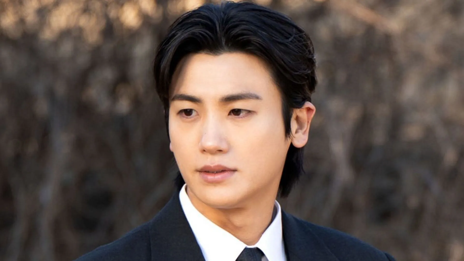 Park Hyung-Sik as Seo Dong-ju in Buried Hearts (Image via Instagram/@sbsdrama.official)