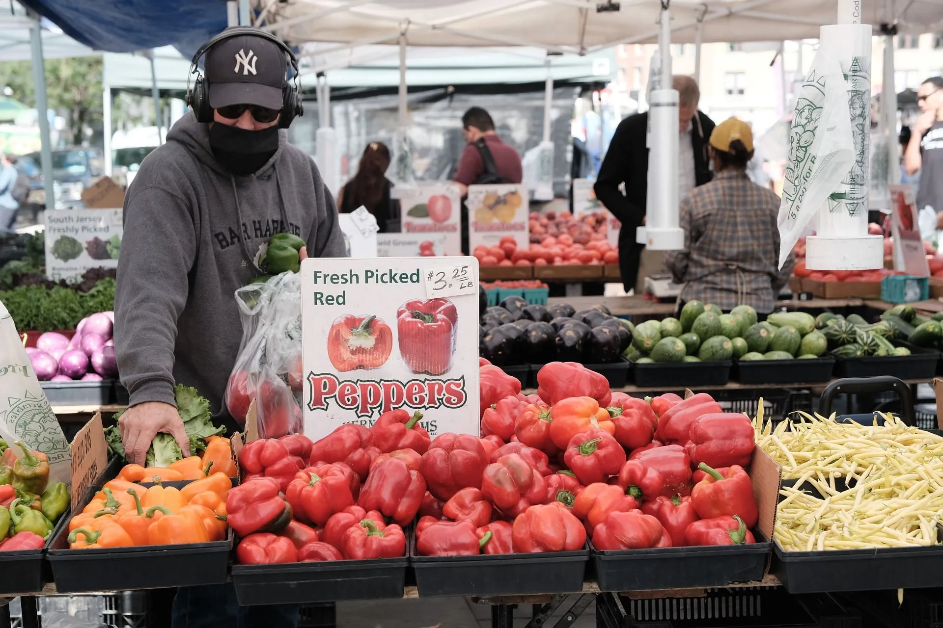 Texas Senate initiated updates in the SNAP Program (Image via Getty) Texas Senate initiated updates in the SNAP Program (Image via Getty)