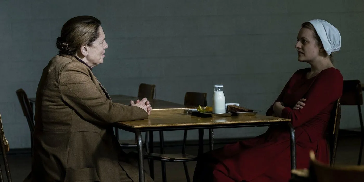 Elisabeth Moss as Offred and Aunt Lydia Elisabeth Moss as Offred and Aunt Lydia