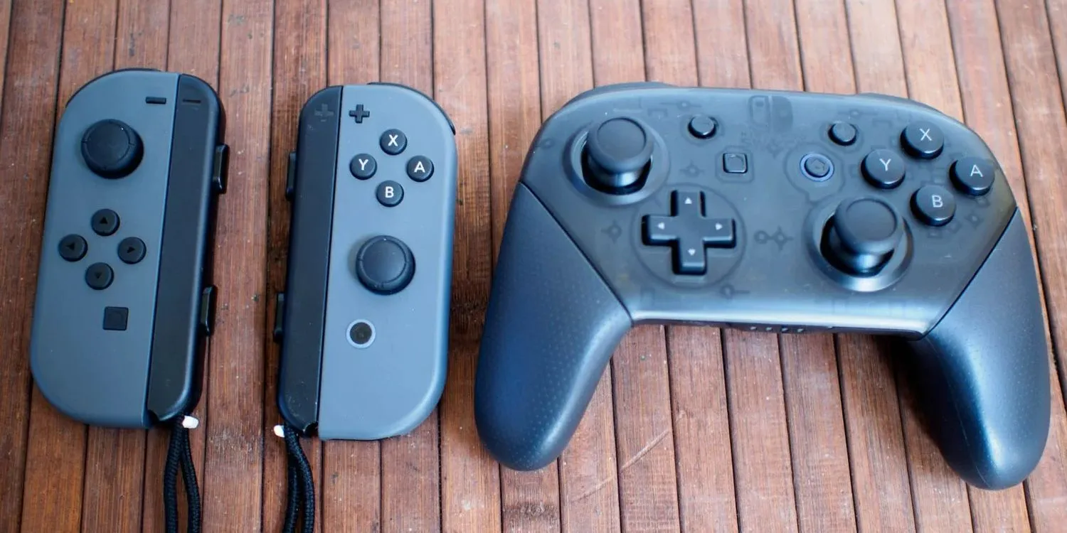 Nintendo Switch Joy-Cons and Pro Controller Nintendo Switch Joy-Cons and Pro Controller
