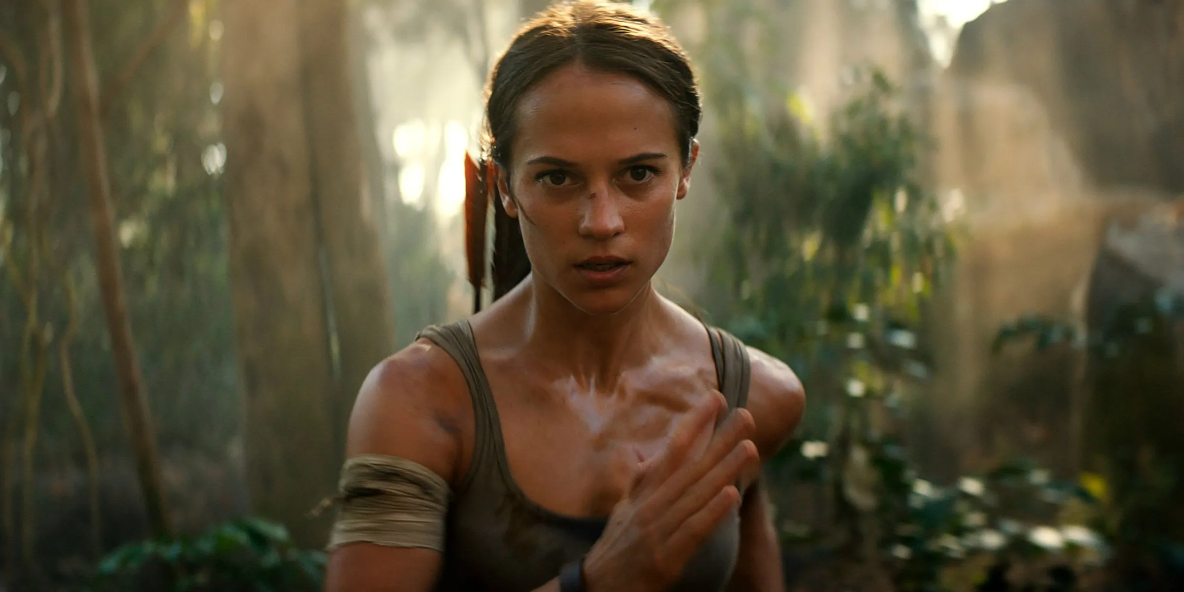 Alicia Vikander as Lara Croft in action Alicia Vikander as Lara Croft in action