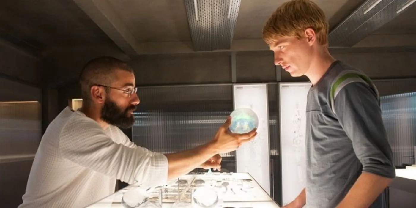 Oscar Isaac and Domhnall Gleeson in Ex Machina Oscar Isaac and Domhnall Gleeson in Ex Machina