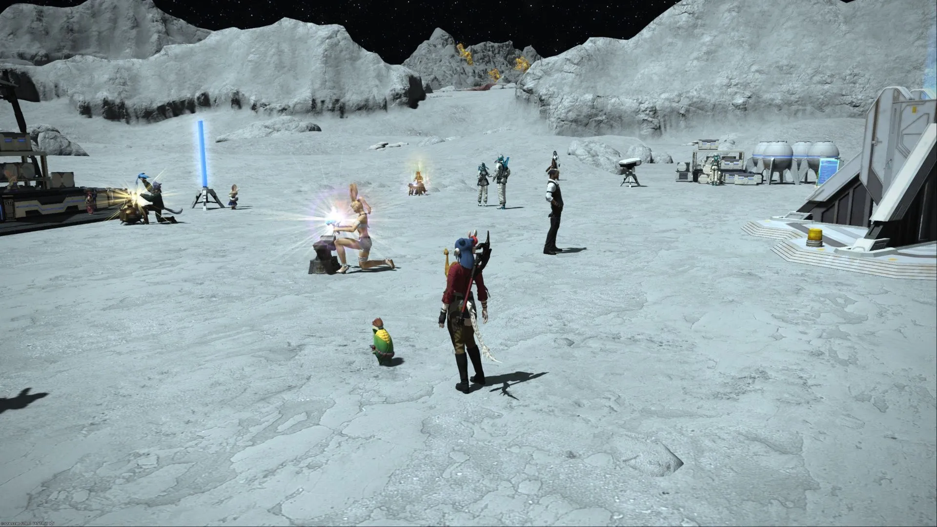 Players are already actively engaged on the Moon, right after the servers opened! (Image via Square Enix) Players are already actively engaged on the Moon, right after the servers opened! (Image via Square Enix)