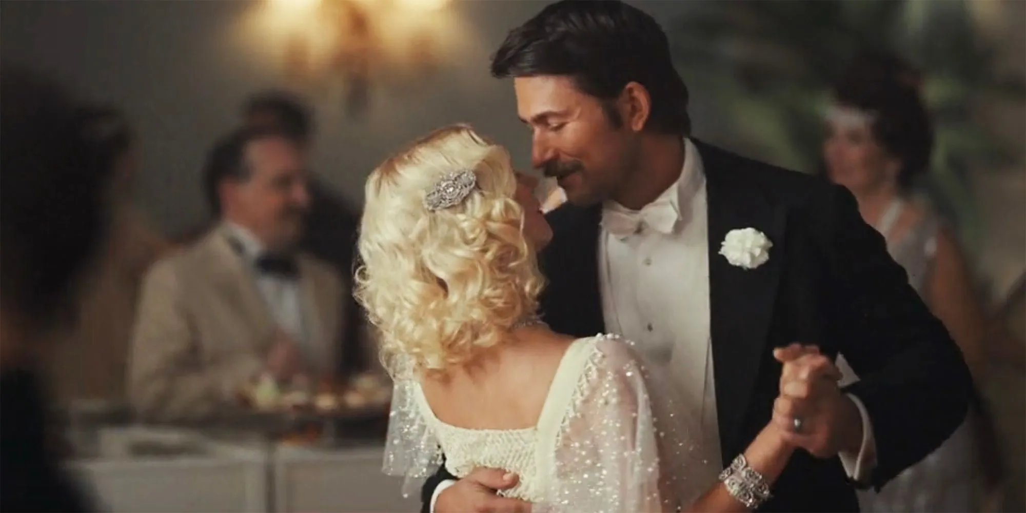 Alex and Spencer in 1923 Season 2 Epilogue