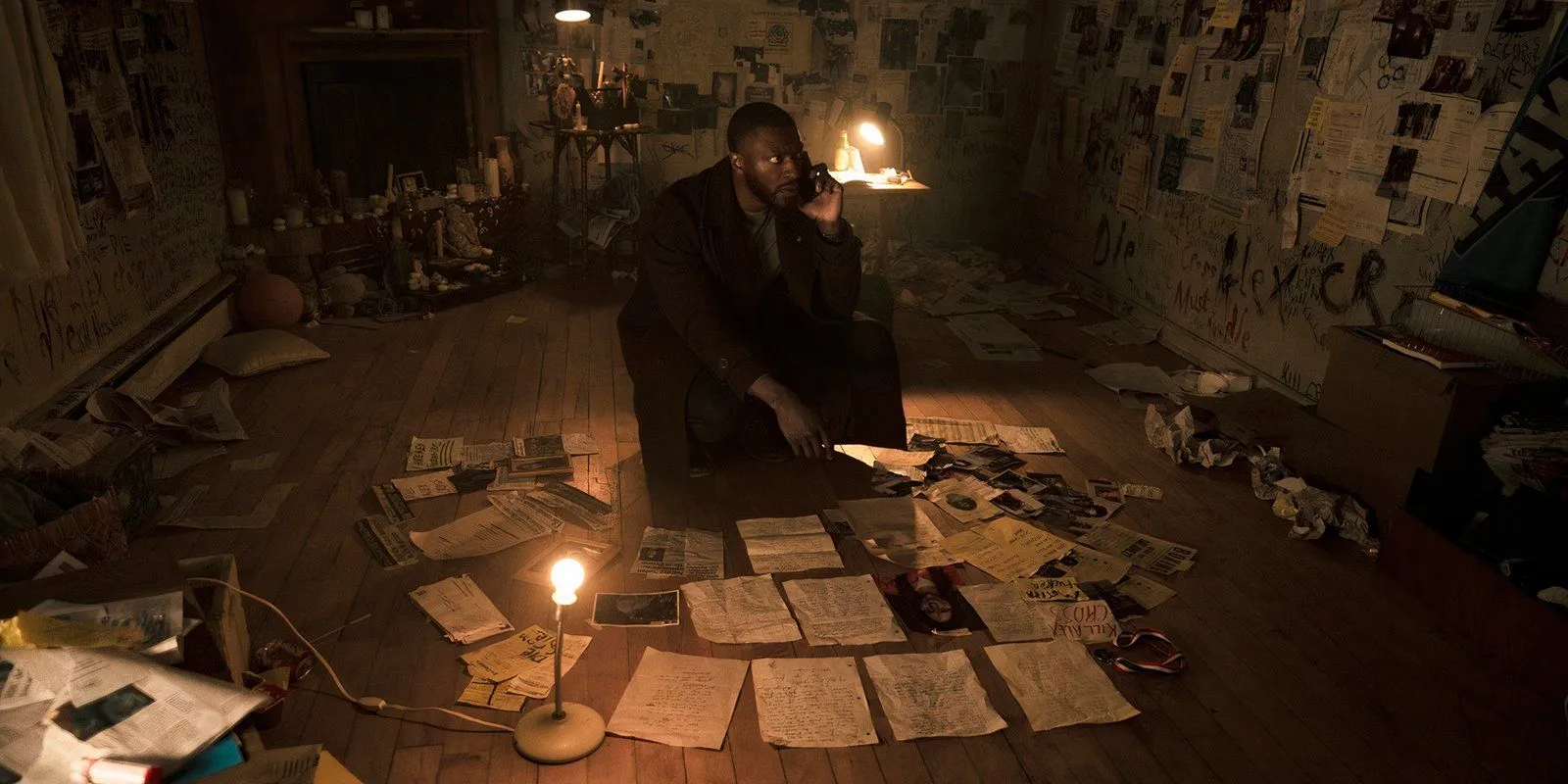 Alex Cross discovering evidence connected to his family