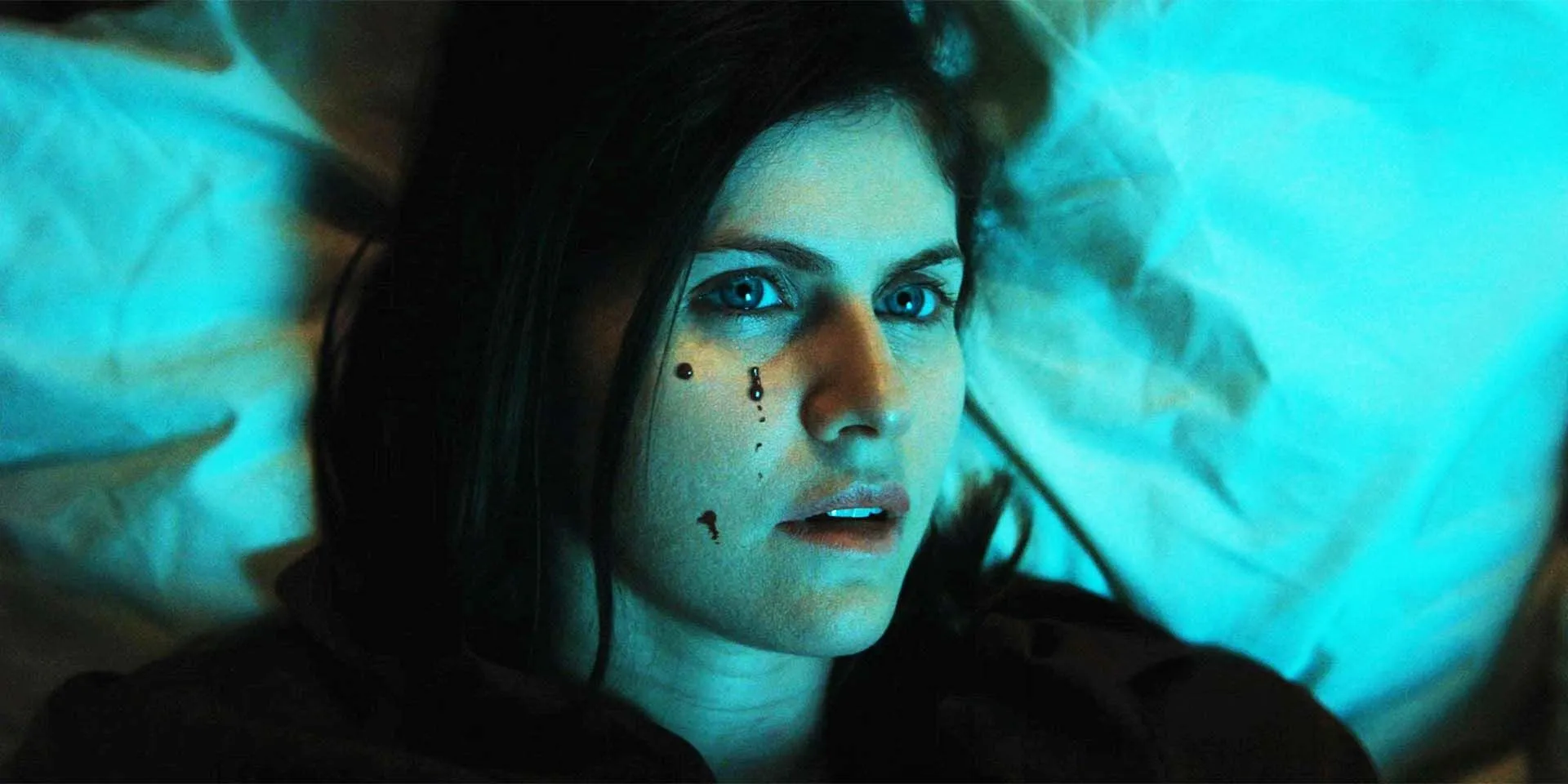 Alexandra Daddario as Rowan in Mayfair Witches season 2 Alexandra Daddario as Rowan in Mayfair Witches season 2