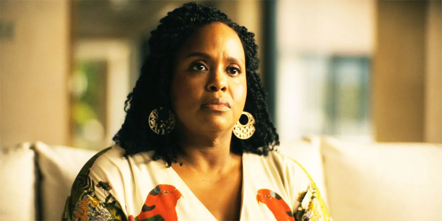 Belinda looking at Gary in The White Lotus season 3 finale