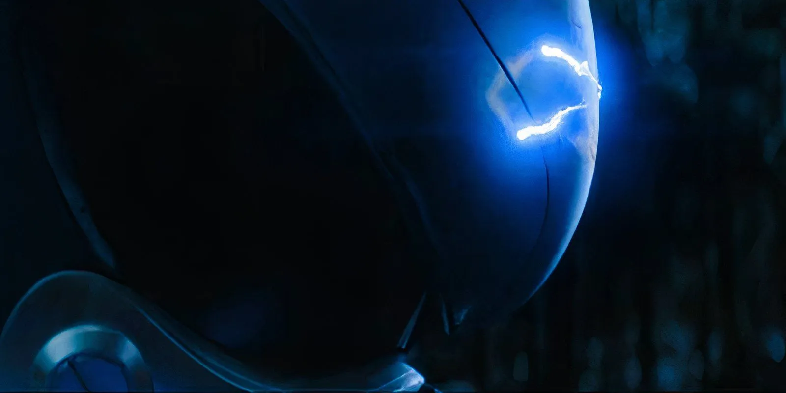 Blue lightning comes off Metal Sonic's head in Sonic the Hedgehog 3 Blue lightning comes off Metal Sonic's head in Sonic the Hedgehog 3