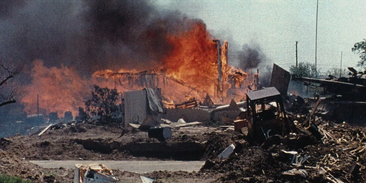 Burning buildings in Waco American Apocalypse Burning buildings in Waco American Apocalypse