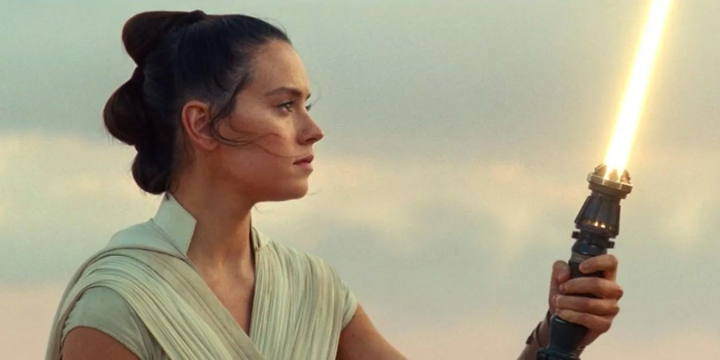 Daisy Ridley Rey Star Wars Rise of Skywalker lightsaber Daisy Ridley Rey Star Wars Rise of Skywalker lightsaber