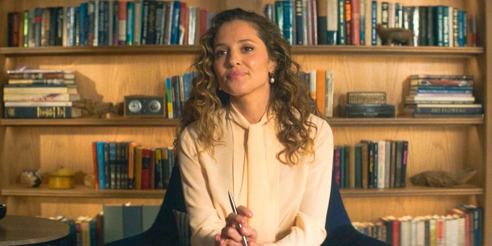 Heather Glenn (Margarita Levieva) as the couple's therapist for the Fisks in Daredevil: Born Again Season 1 Ep 2