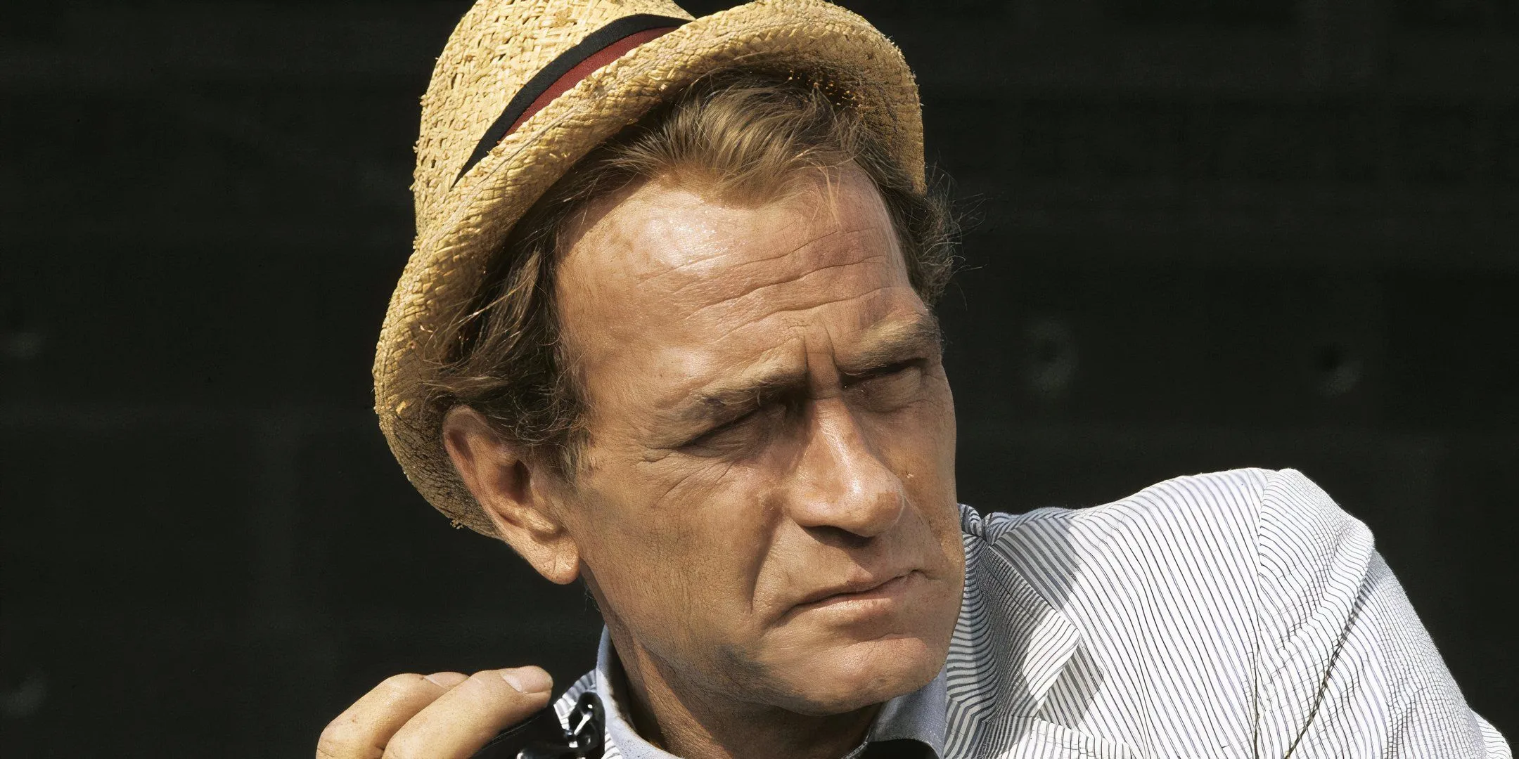 Darren McGavin as Carl Kolchak. Darren McGavin as Carl Kolchak.