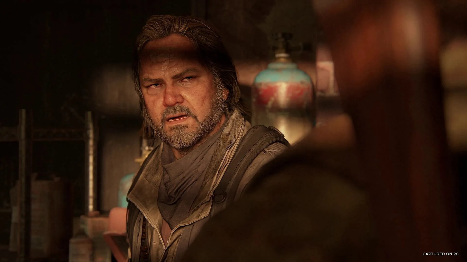 Bill faces off against the menacing Bloater (Image via Sony Interactive Entertainment)