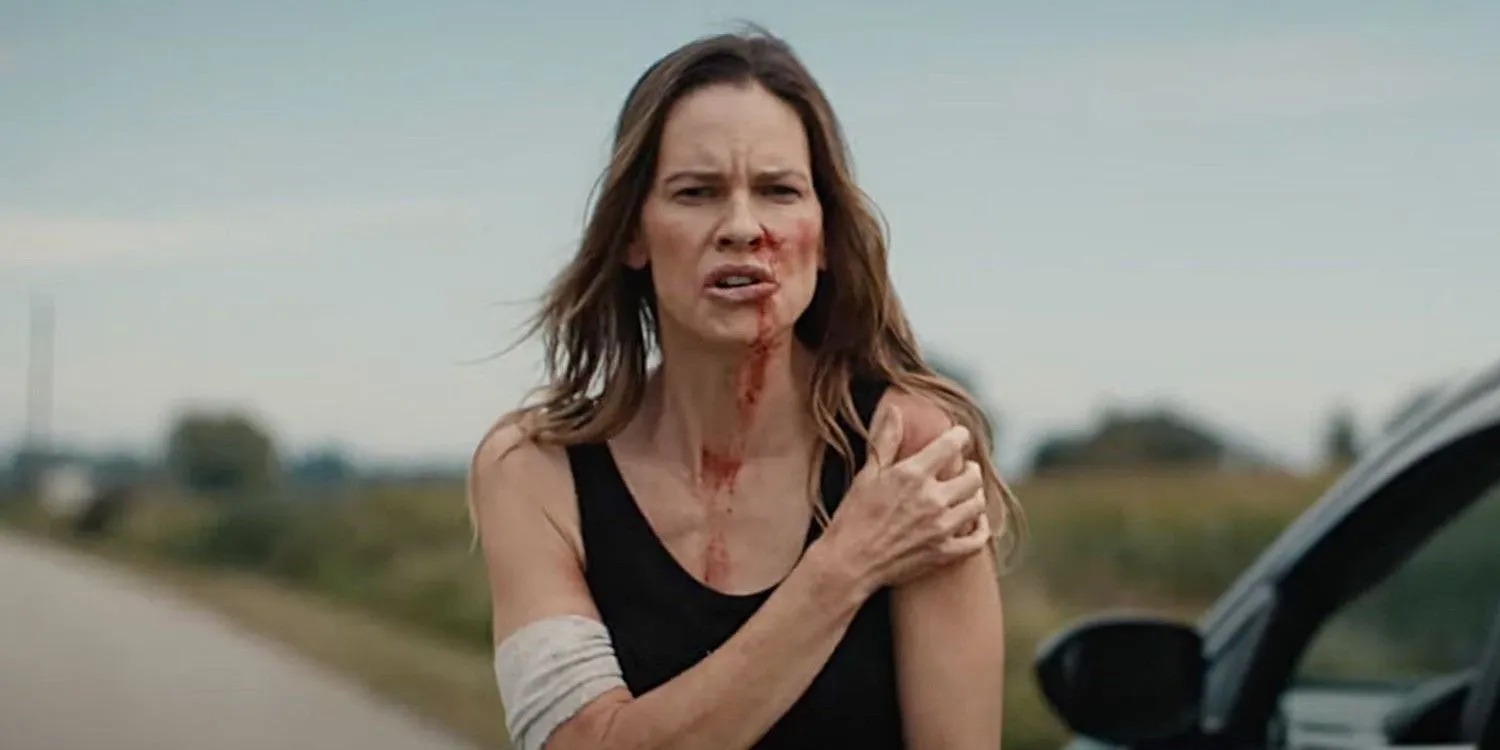 Melissa holding her injured arm in Yellowjackets Season 3 Melissa holding her injured arm in Yellowjackets Season 3