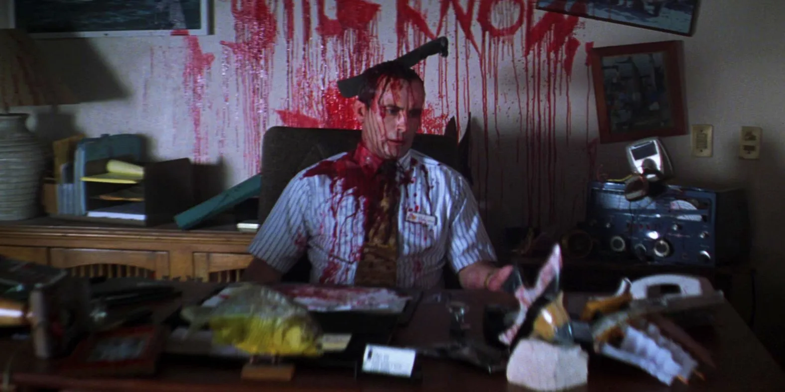 I Still Know What You Did Last Summer hotel manager killed I Still Know What You Did Last Summer hotel manager killed