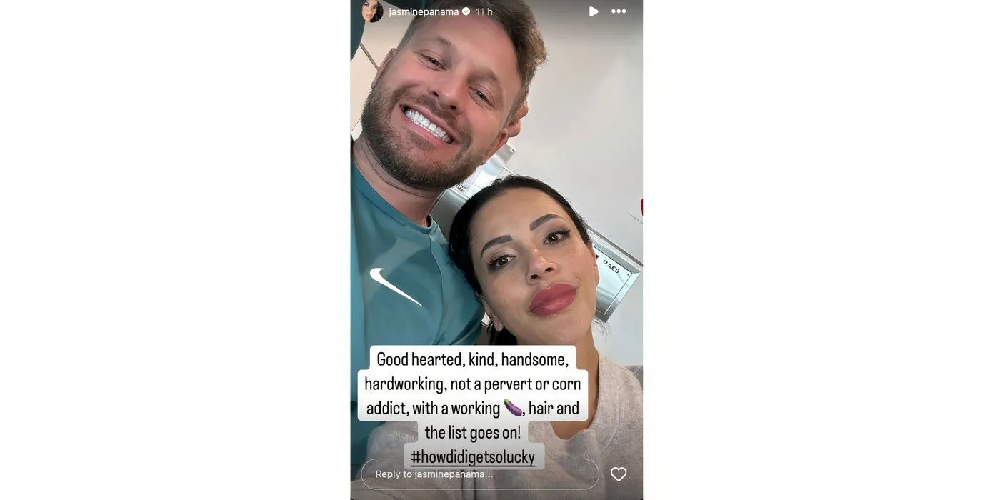 Jasmine Pineda in 90 Day Fiance with Matt Branis taking selfie