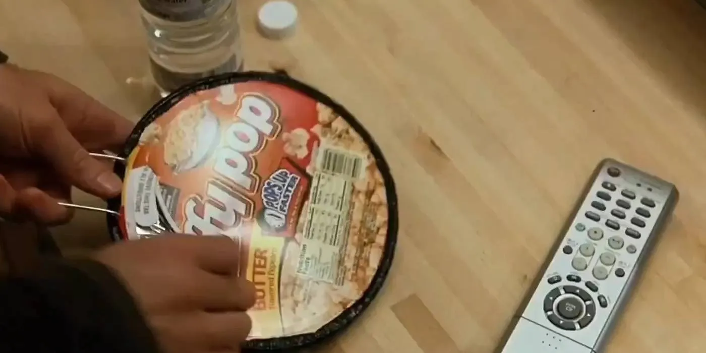 Johnny Storm grabbing popcorn in Fantastic Four Johnny Storm grabbing popcorn in Fantastic Four